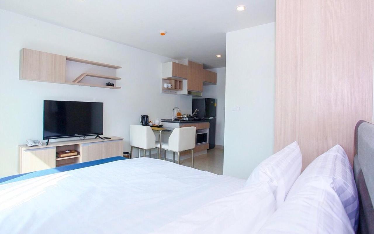 Niche Mono Sukhumvit 50 By Ariva Hotell Bangkok Exteriör bild