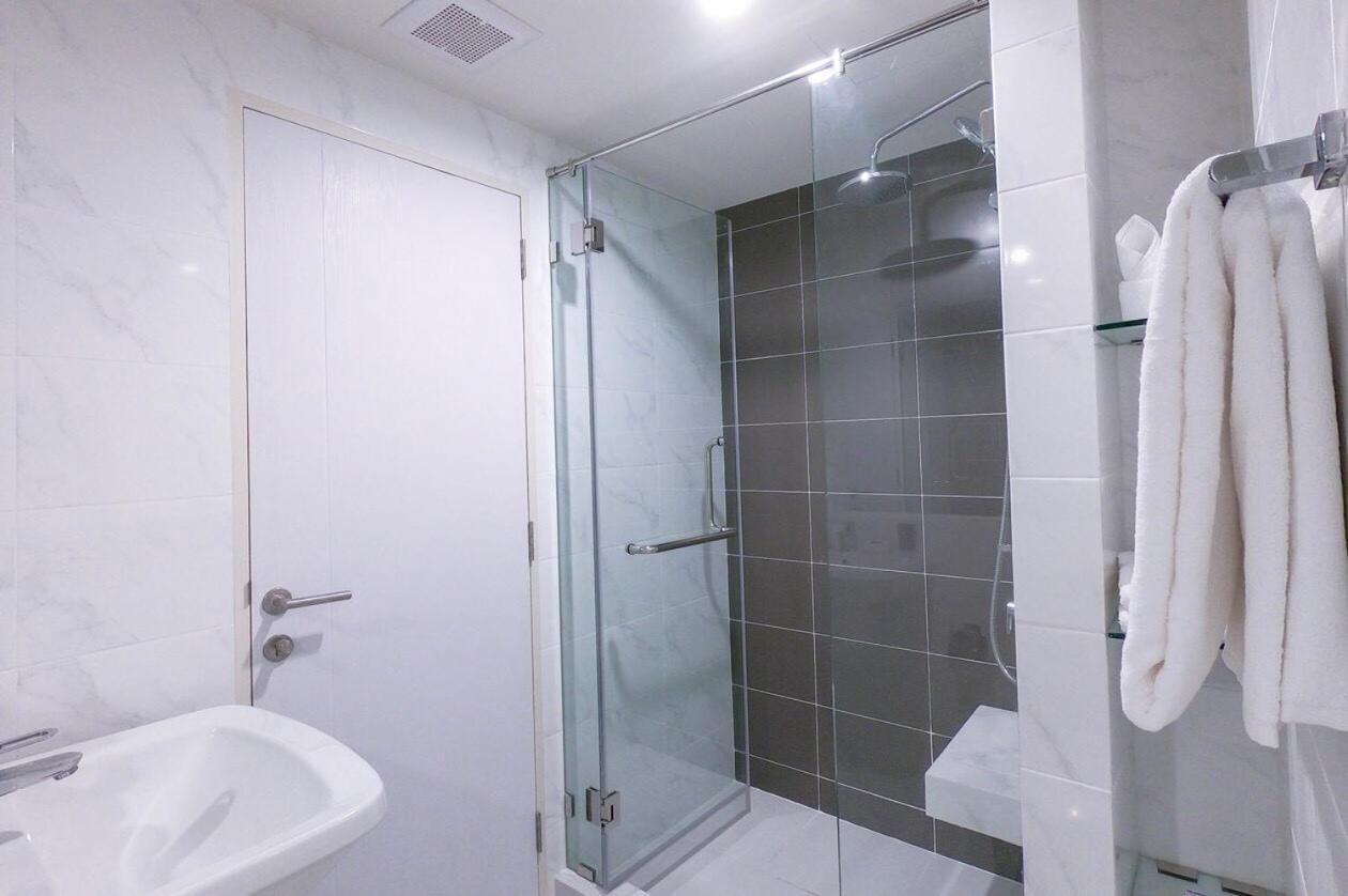 Niche Mono Sukhumvit 50 By Ariva Hotell Bangkok Exteriör bild